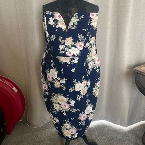 Floral strapless midi dress with deep v and pockets PLUS